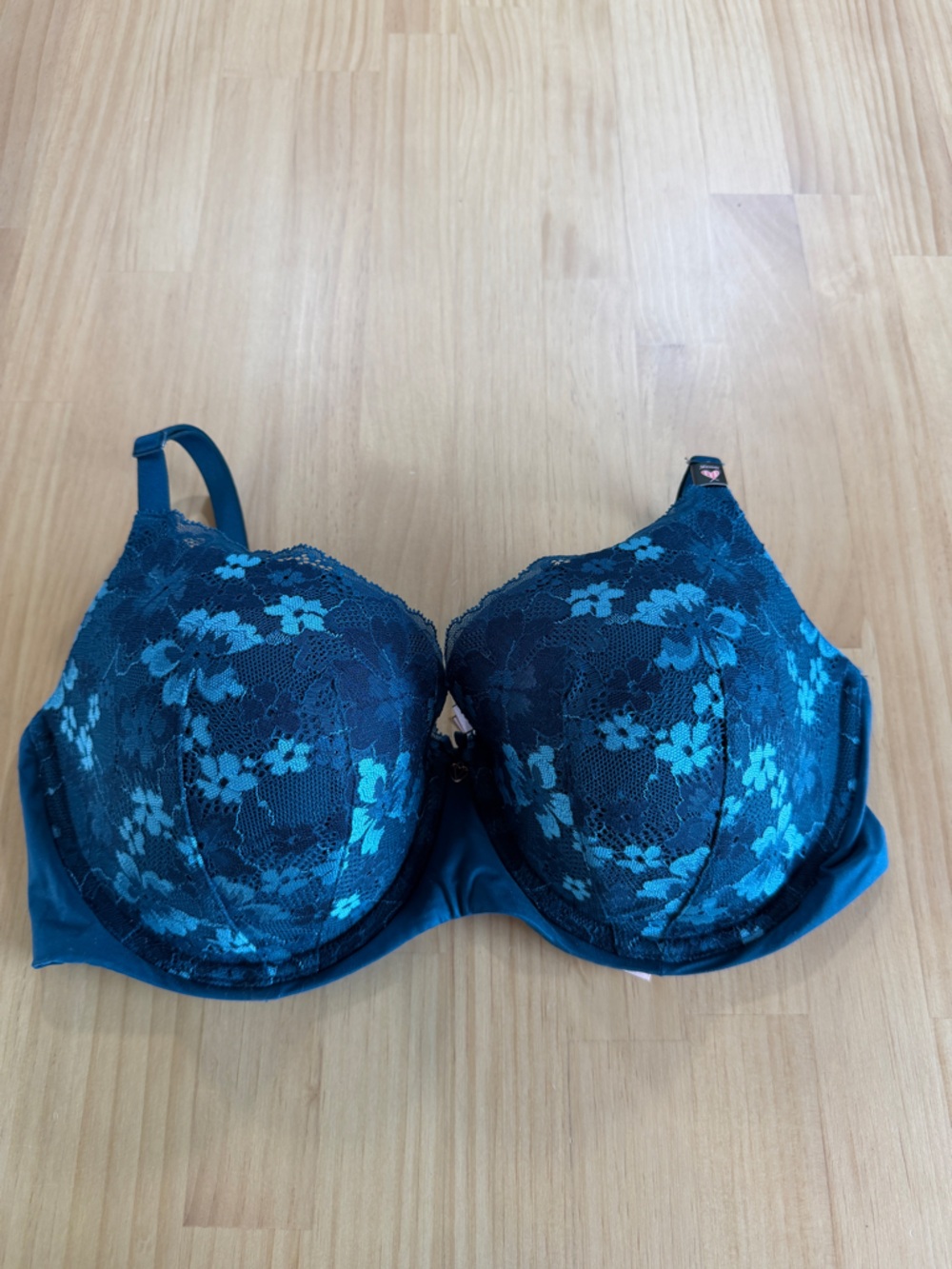 Victoria's Secret Teal Lace Underwire Bra